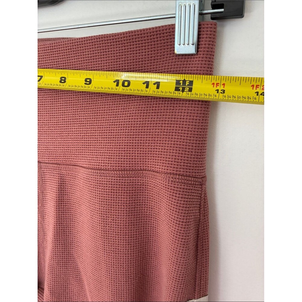 Vuori Bayview Thermal Legging Rosewood - Picture 9 of 12